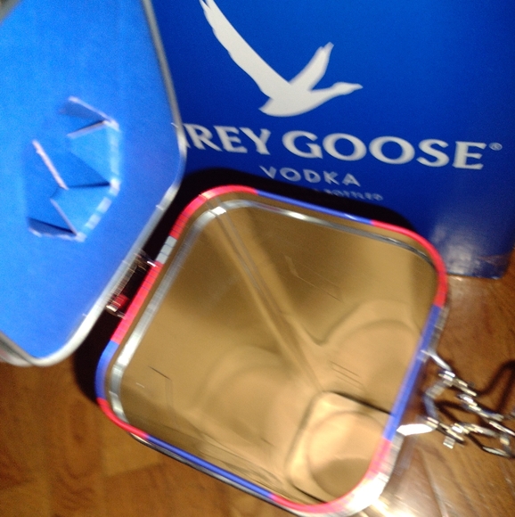 New Grey Goose Vodka metal tin - Picture 6 of 11